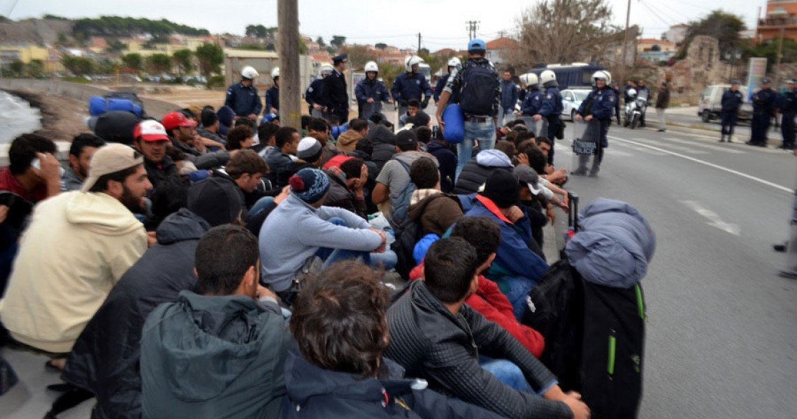 Ταυτόχρονο Εσωτερικό Και Εξωτερικό Μέτωπο: Παίρνουν Εντολές Οι Μετανάστες Στον Έβρο: «Καθίστε Κάτω, Κλείστε Τους Δρόμους» – Σχέδιο Αποσταθεροποίησης; Metanastes1